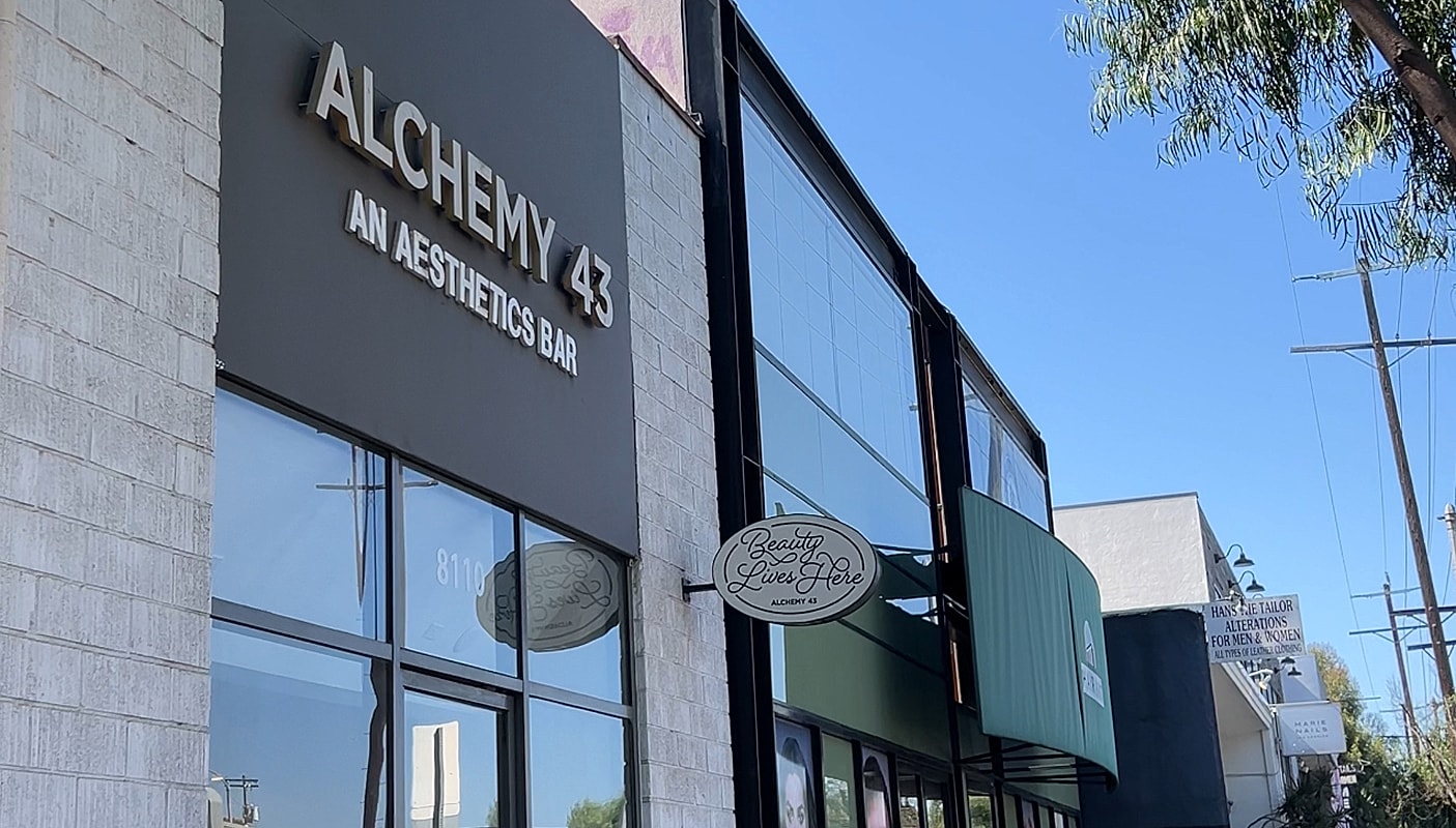 Exterior view of Alchemy 43 aesthetics bar.